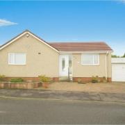 Inside the 'rarely available' two-bedroom bungalow for sale in Barrhead worth £220k